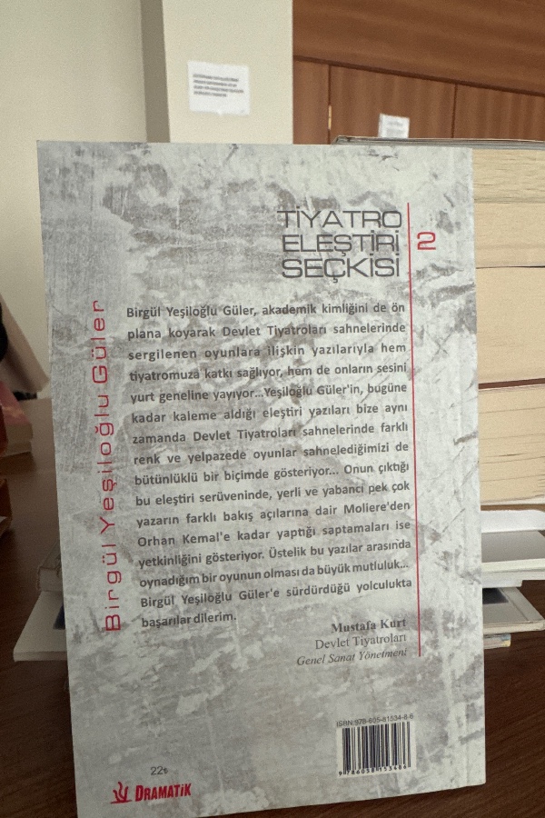 TİYATRO ELEŞTİRİ SEÇKİSİ
