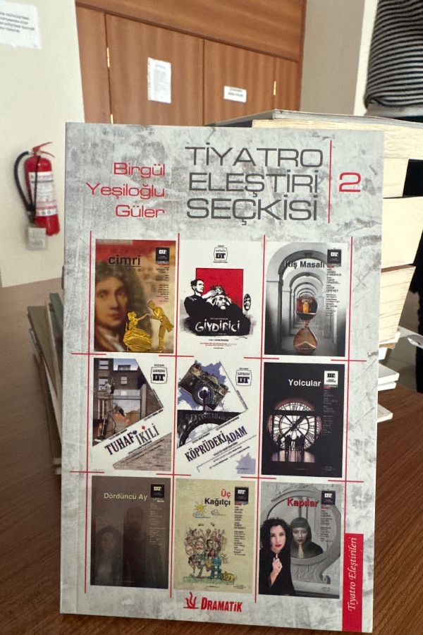 TİYATRO ELEŞTİRİ SEÇKİSİ