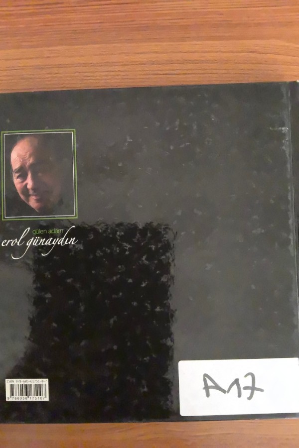 Gülen adam Erol Günaydın