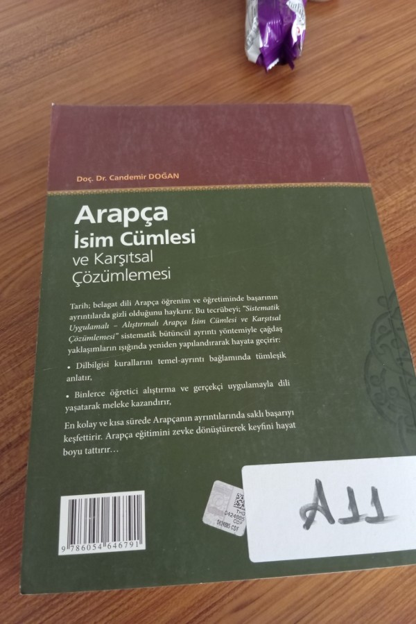 Arapca isim cümlesi ve karşıtsal çözümlemesi