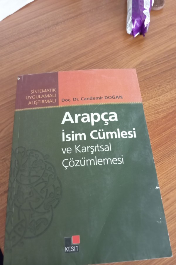 Arapca isim cümlesi ve karşıtsal çözümlemesi