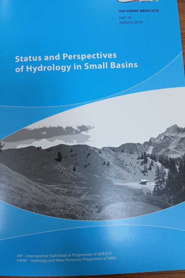Status and perspectives of hydrology in small basins