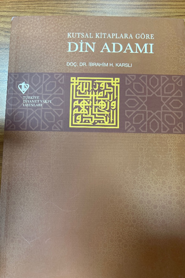 Kutsal kitaplara göre din adamları