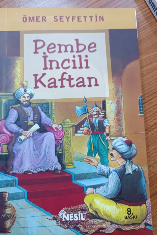 Pembe İncili kaftan