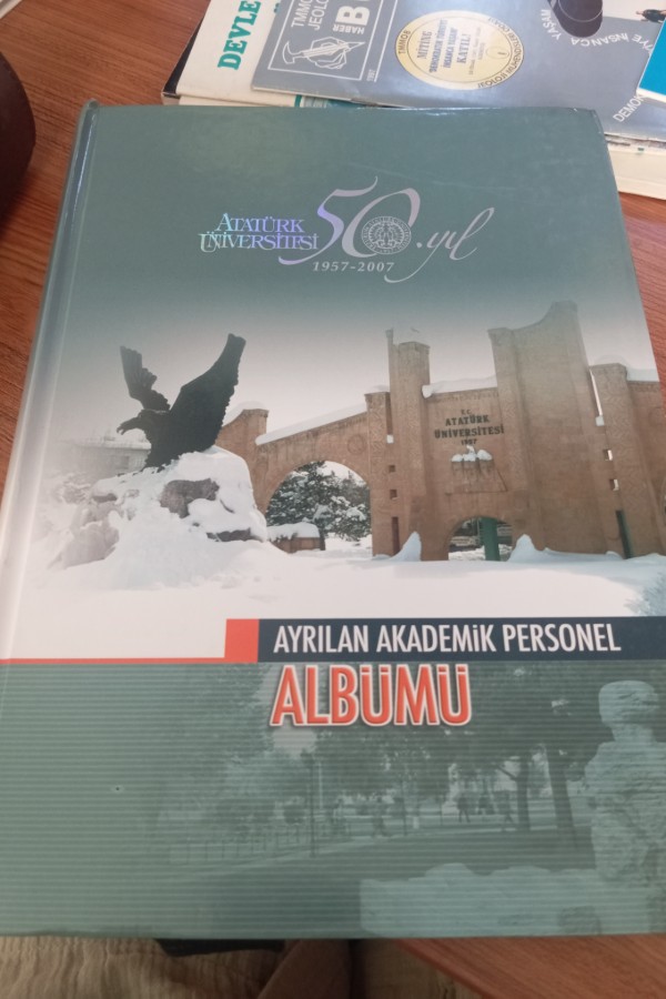 Atatürk üniversitesi ayrılan akademik personel albümü
