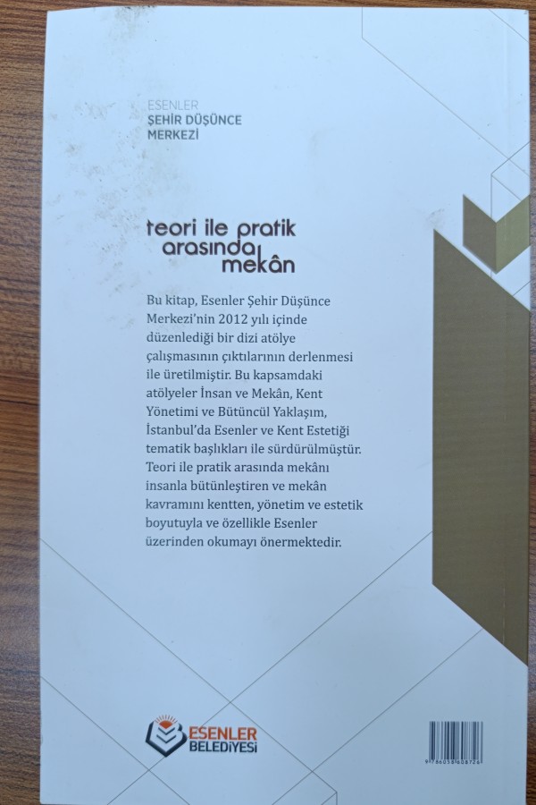 Teori İle Pratik Arasında Mekân