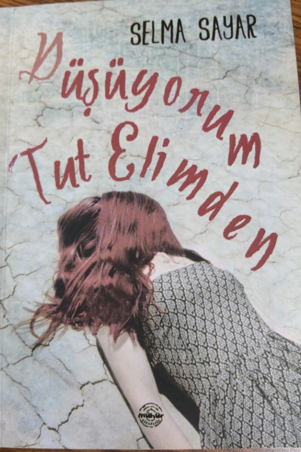 Düşüyorum Tut Elimden